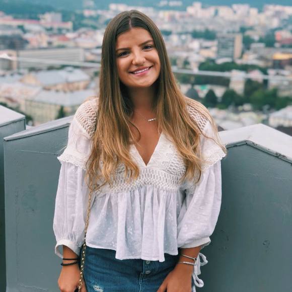 Meet your Posher, Marta - Picture 1 of 1